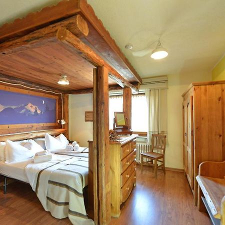 Affittacamere De Charme Jour Et Nuit Torgnon Room photo