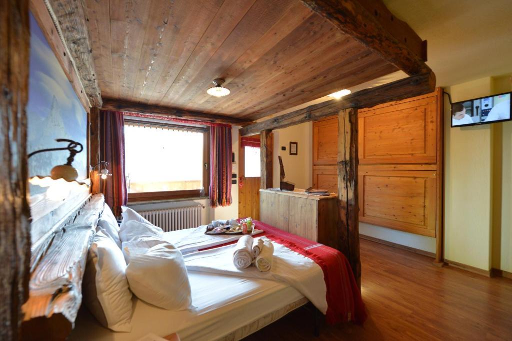 Affittacamere De Charme Jour Et Nuit Torgnon Room photo