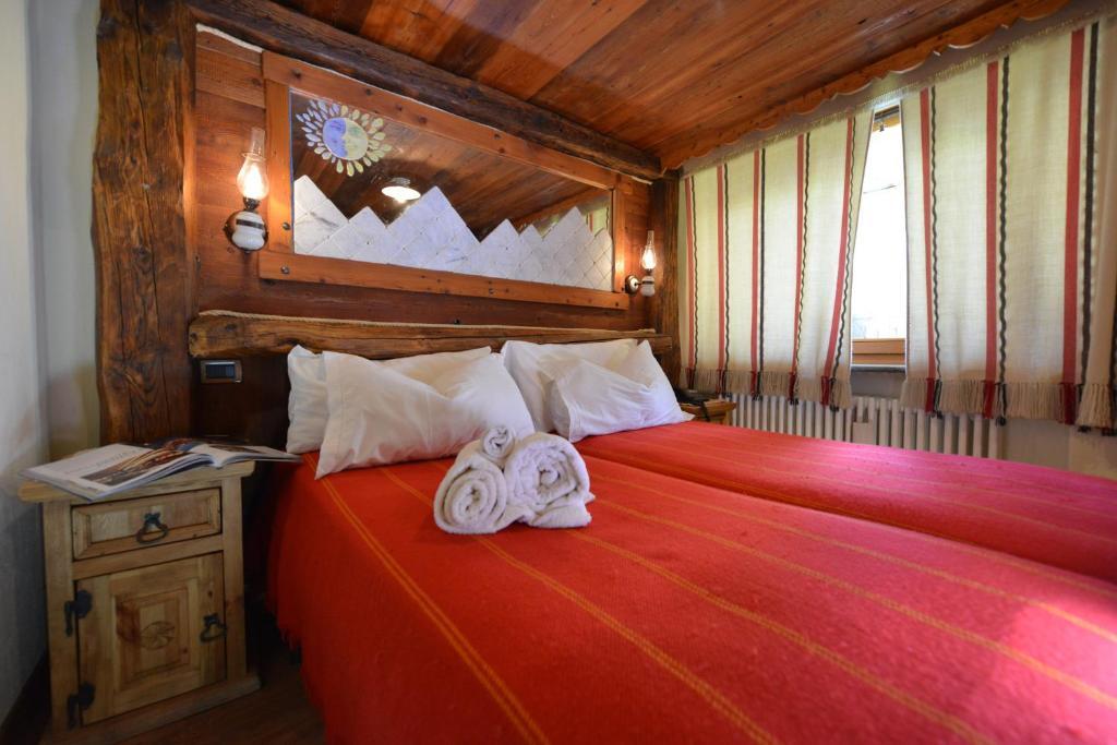 Affittacamere De Charme Jour Et Nuit Torgnon Room photo