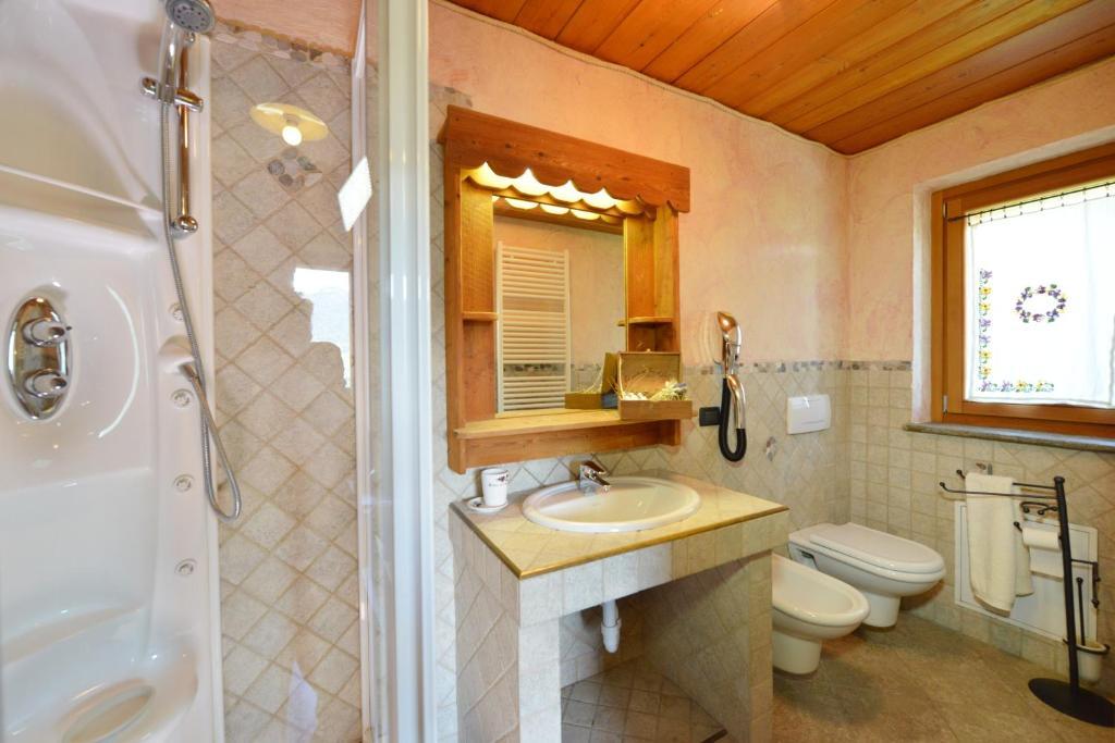 Affittacamere De Charme Jour Et Nuit Torgnon Room photo